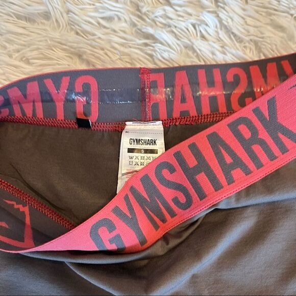 Gymshark gray cropped leggings - Picture 2 of 3